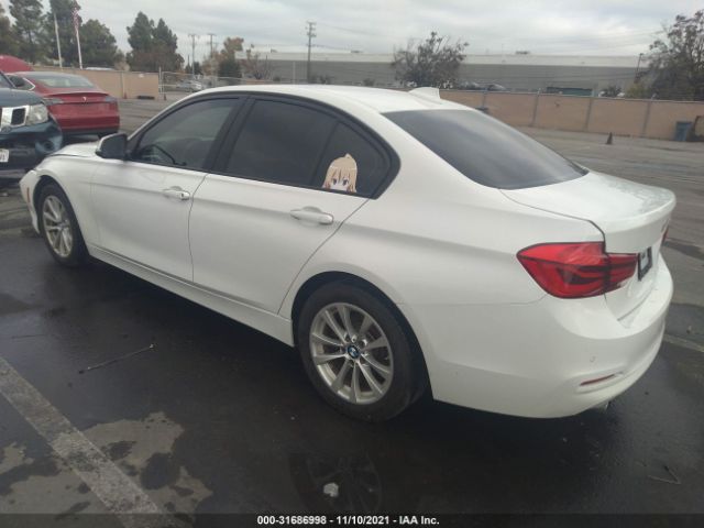 Photo 2 VIN: WBA8E1G52GNU11227 - BMW 3 