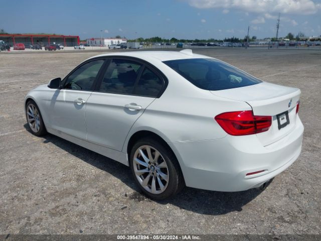 Photo 2 VIN: WBA8E1G52JNU91829 - BMW 320I 