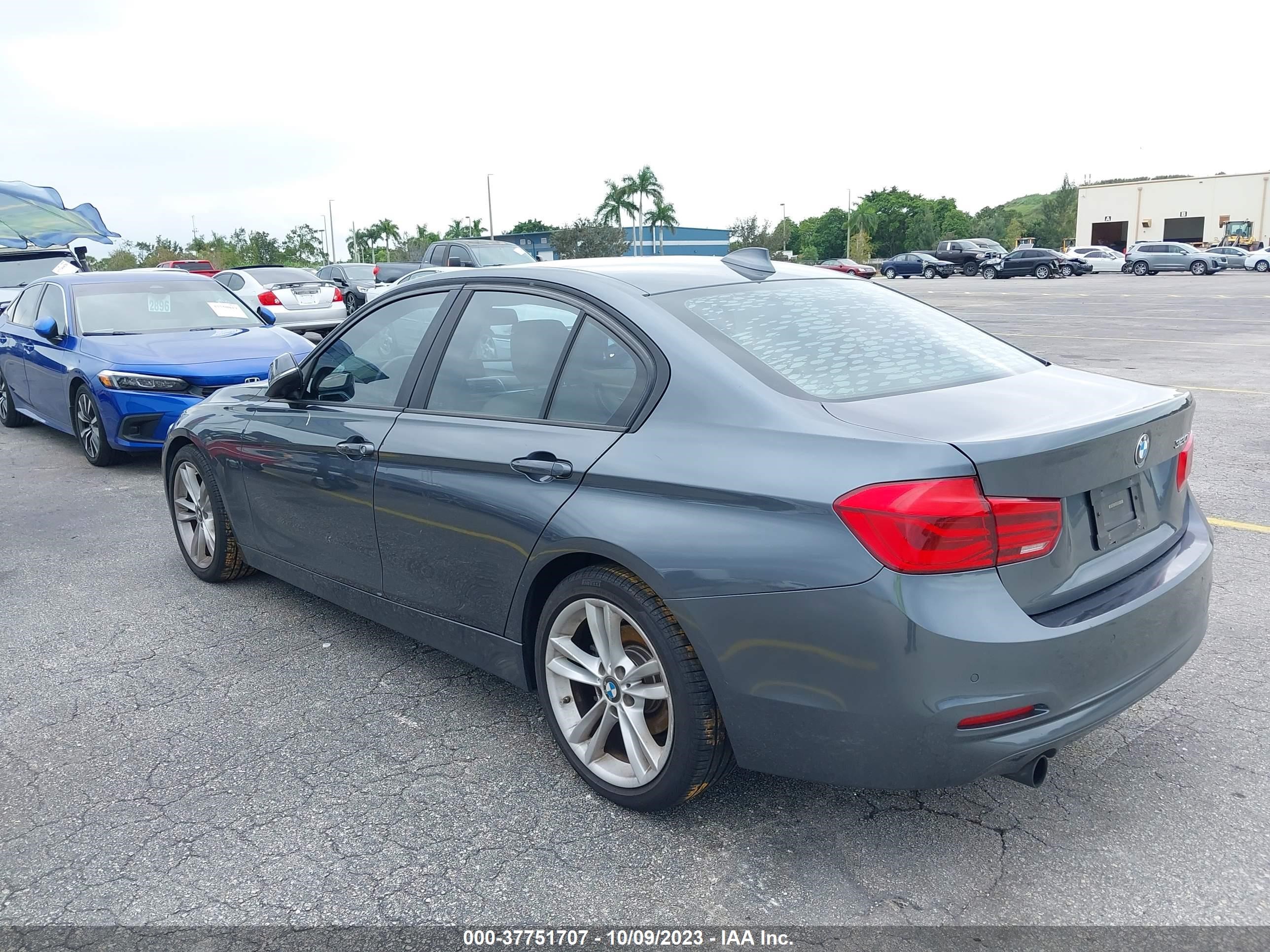 Photo 2 VIN: WBA8E1G55GNT36121 - BMW 3ER 