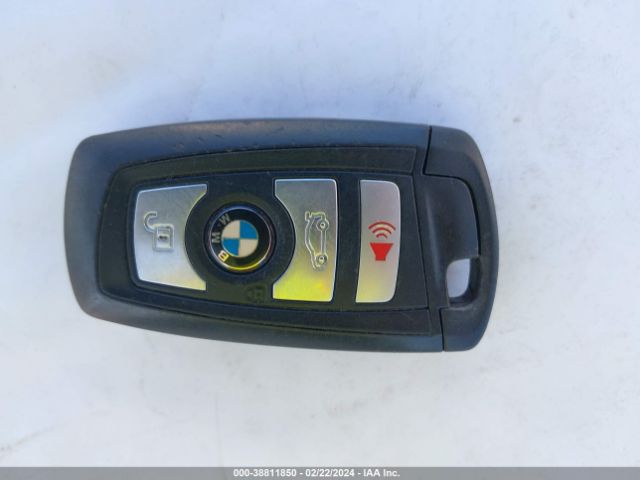 Photo 9 VIN: WBA8E1G57JNU93091 - BMW 320I 