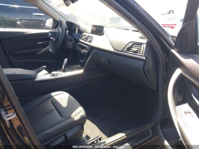 Photo 4 VIN: WBA8E1G59HNU13039 - BMW 320I 