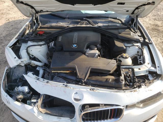 Photo 6 VIN: WBA8E1G5XGNT34445 - BMW 320I 