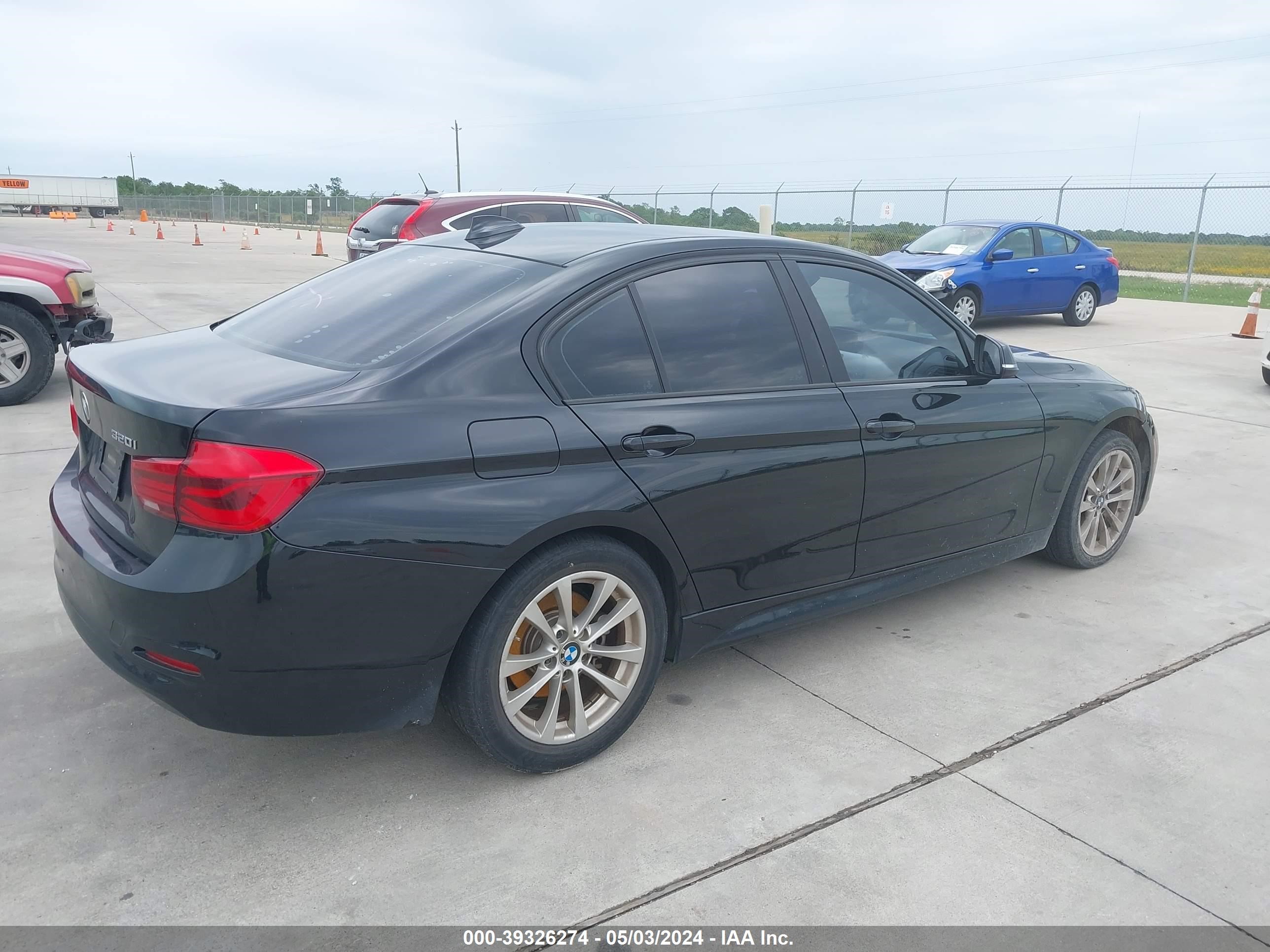 Photo 3 VIN: WBA8E1G5XGNT99666 - BMW 3ER 