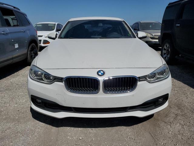 Photo 4 VIN: WBA8E1G5XJNU90010 - BMW 320 I 