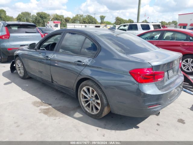 Photo 2 VIN: WBA8E1G5XJNU92808 - BMW 320I 