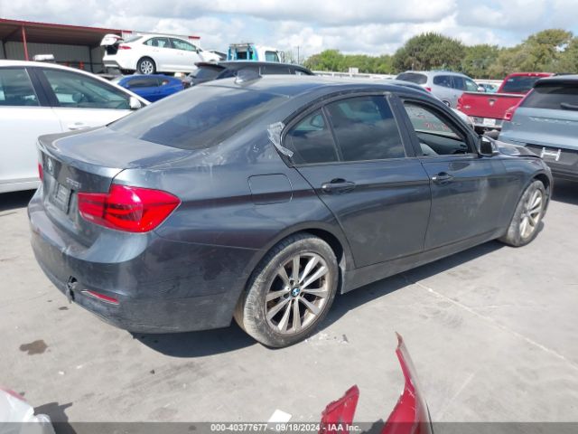 Photo 3 VIN: WBA8E1G5XJNU92808 - BMW 320I 