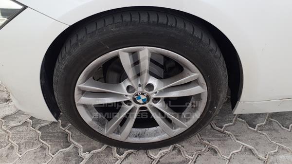 Photo 33 VIN: WBA8E3104GK493133 - BMW 318I 