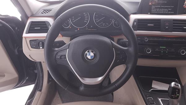 Photo 13 VIN: WBA8E3104HK792297 - BMW 318I 