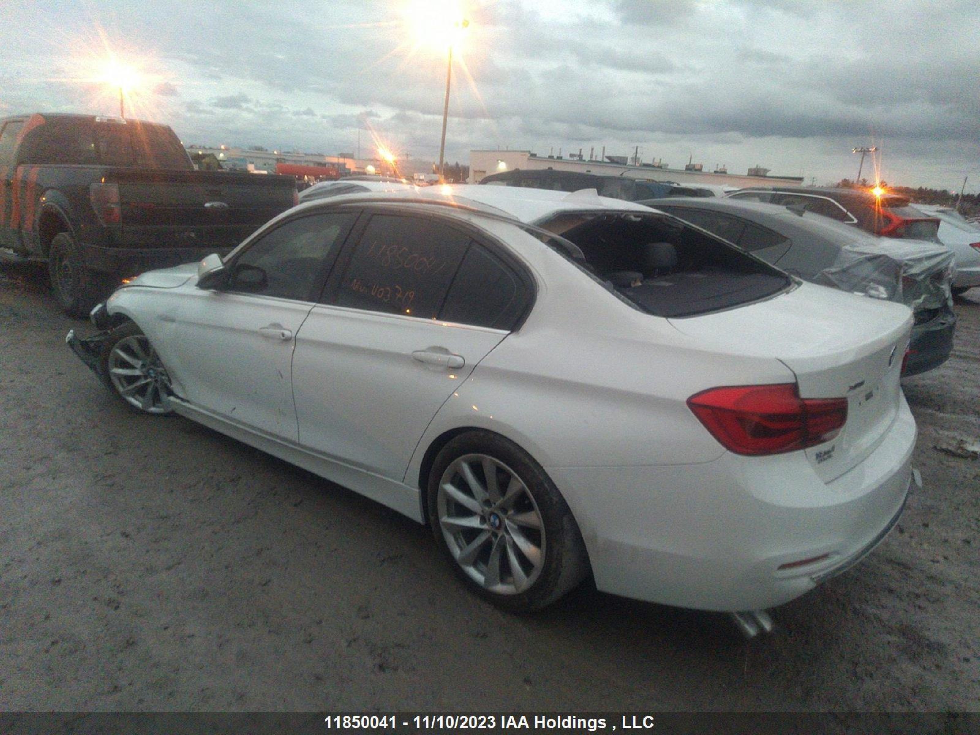 Photo 2 VIN: WBA8E3G50GNU03719 - BMW 3ER 