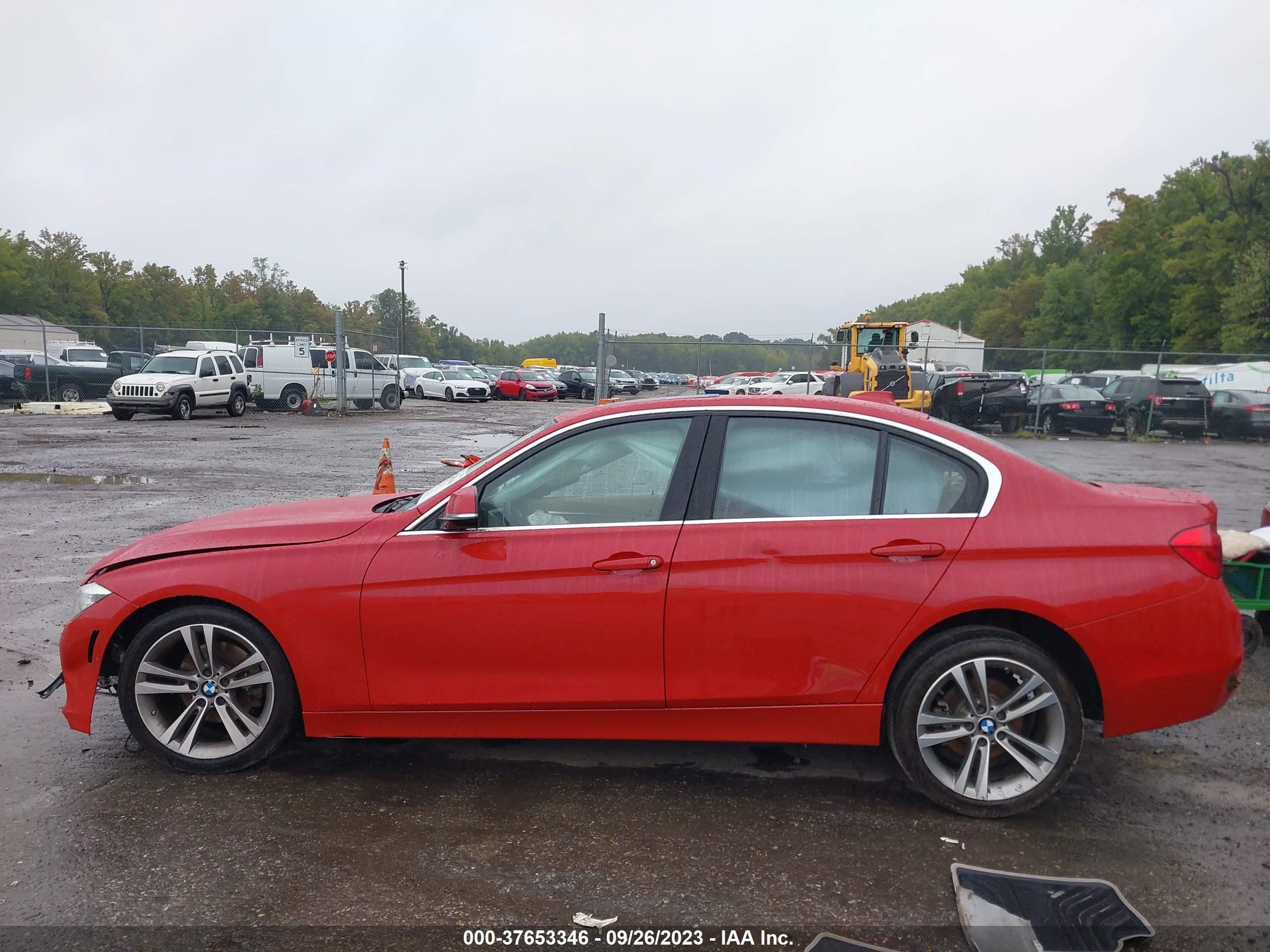 Photo 13 VIN: WBA8E3G50GNU38681 - BMW 3 SERIES 