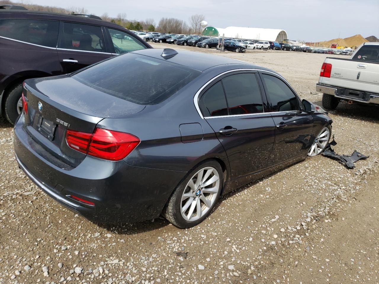 Photo 2 VIN: WBA8E3G51GNT75753 - BMW 3ER 