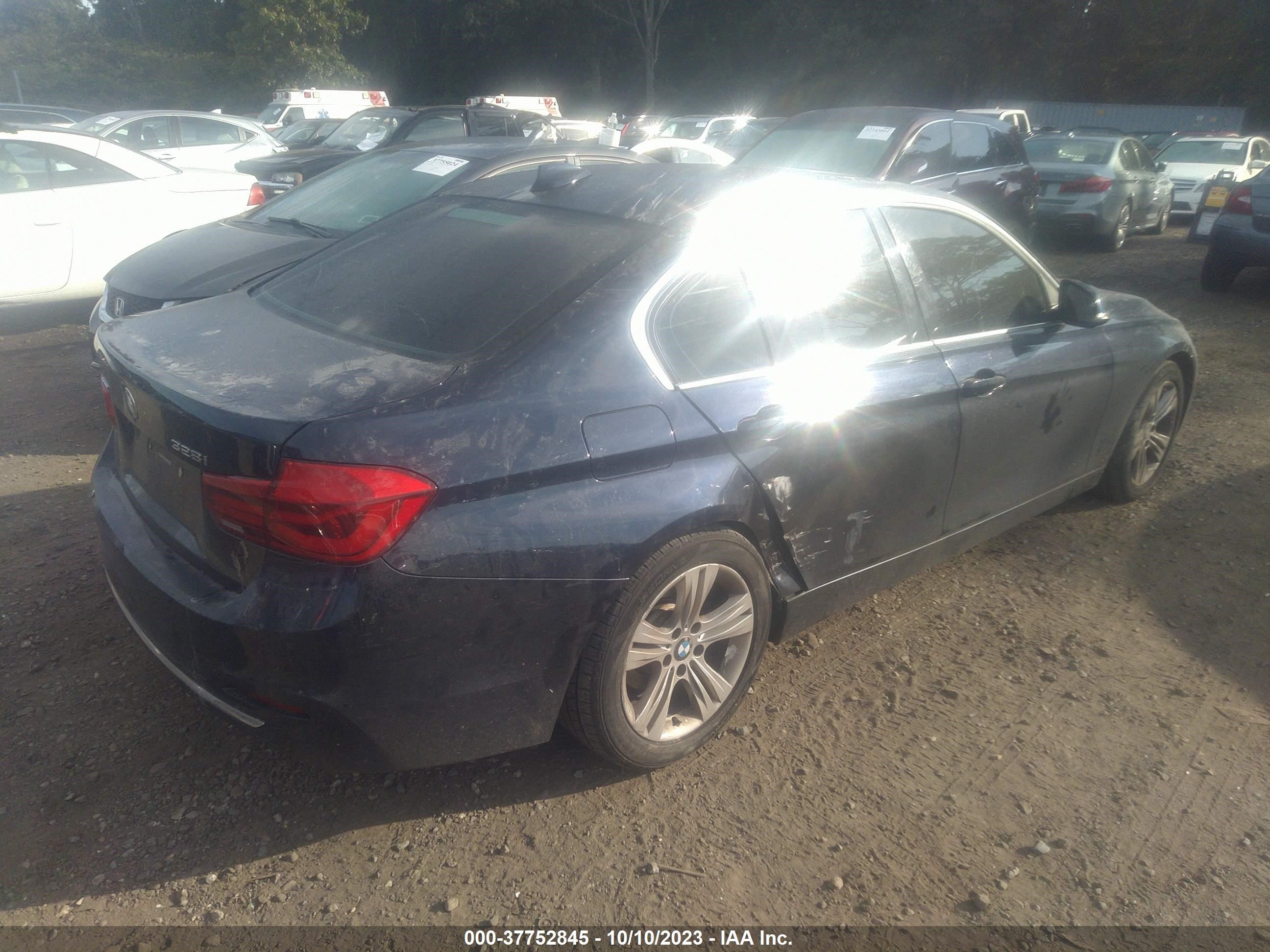 Photo 3 VIN: WBA8E3G51GNT80838 - BMW 3ER 