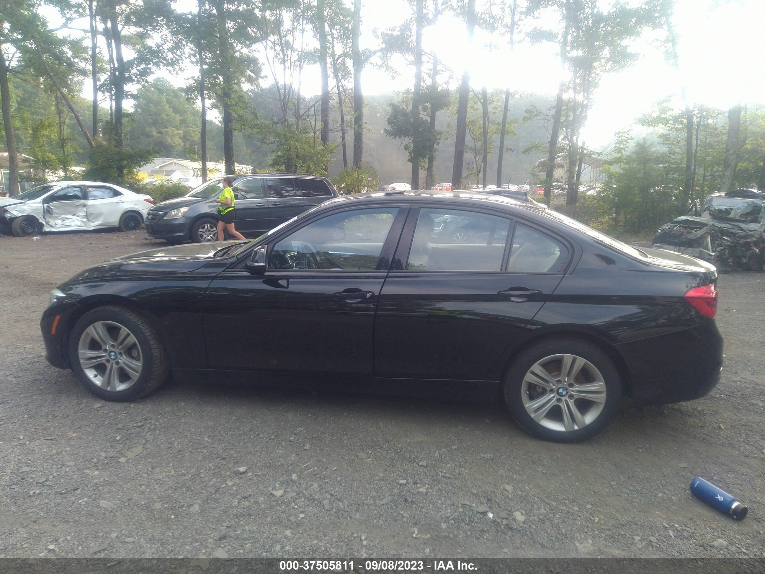 Photo 13 VIN: WBA8E3G52GNU01499 - BMW 3ER 