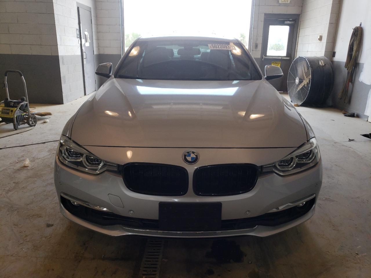 Photo 4 VIN: WBA8E3G53GNT26876 - BMW 3ER 