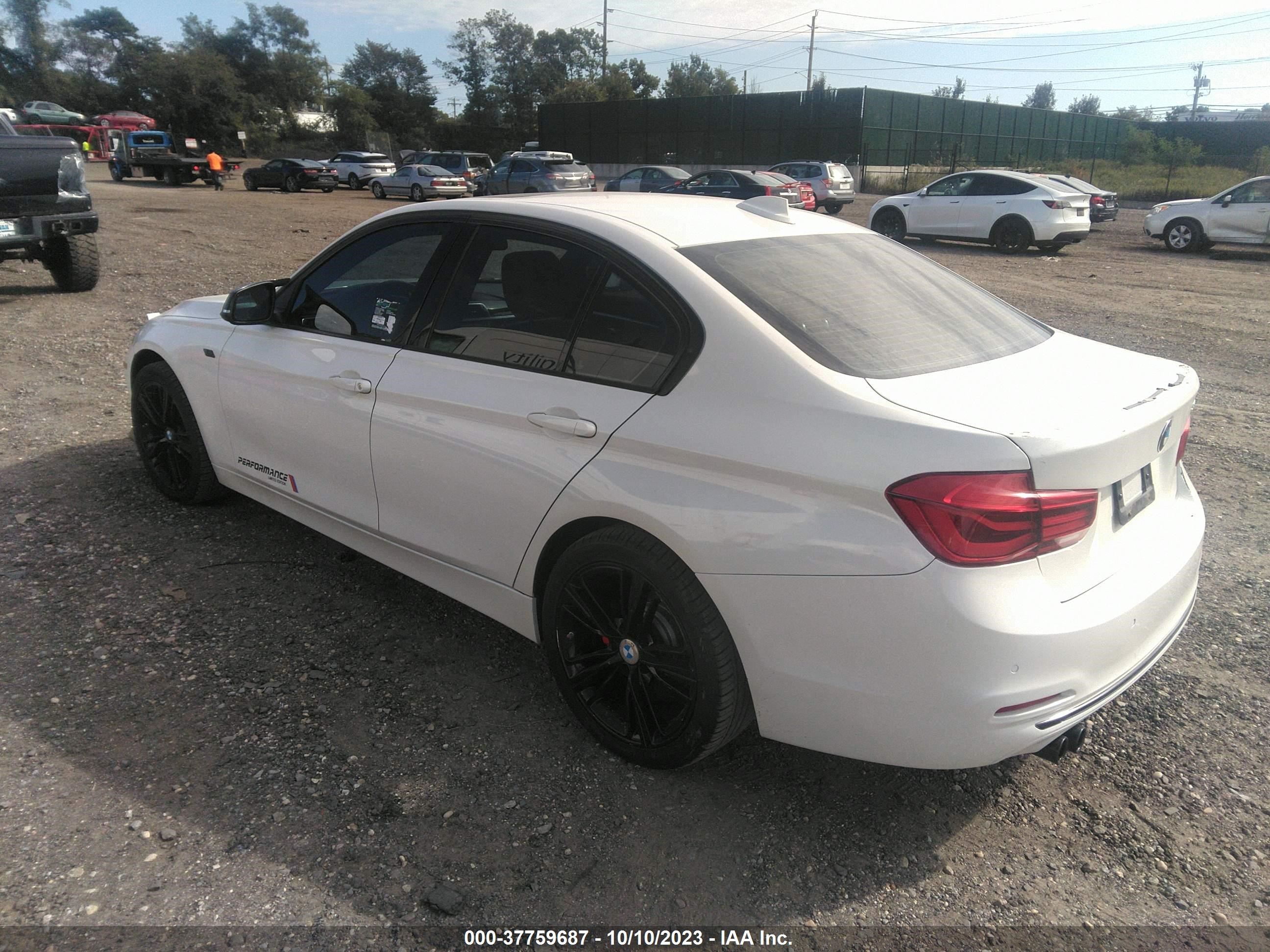 Photo 2 VIN: WBA8E3G53GNU01592 - BMW 3ER 