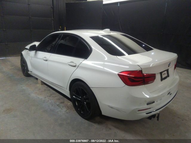 Photo 2 VIN: WBA8E3G55GNU02923 - BMW 3 SERIES 