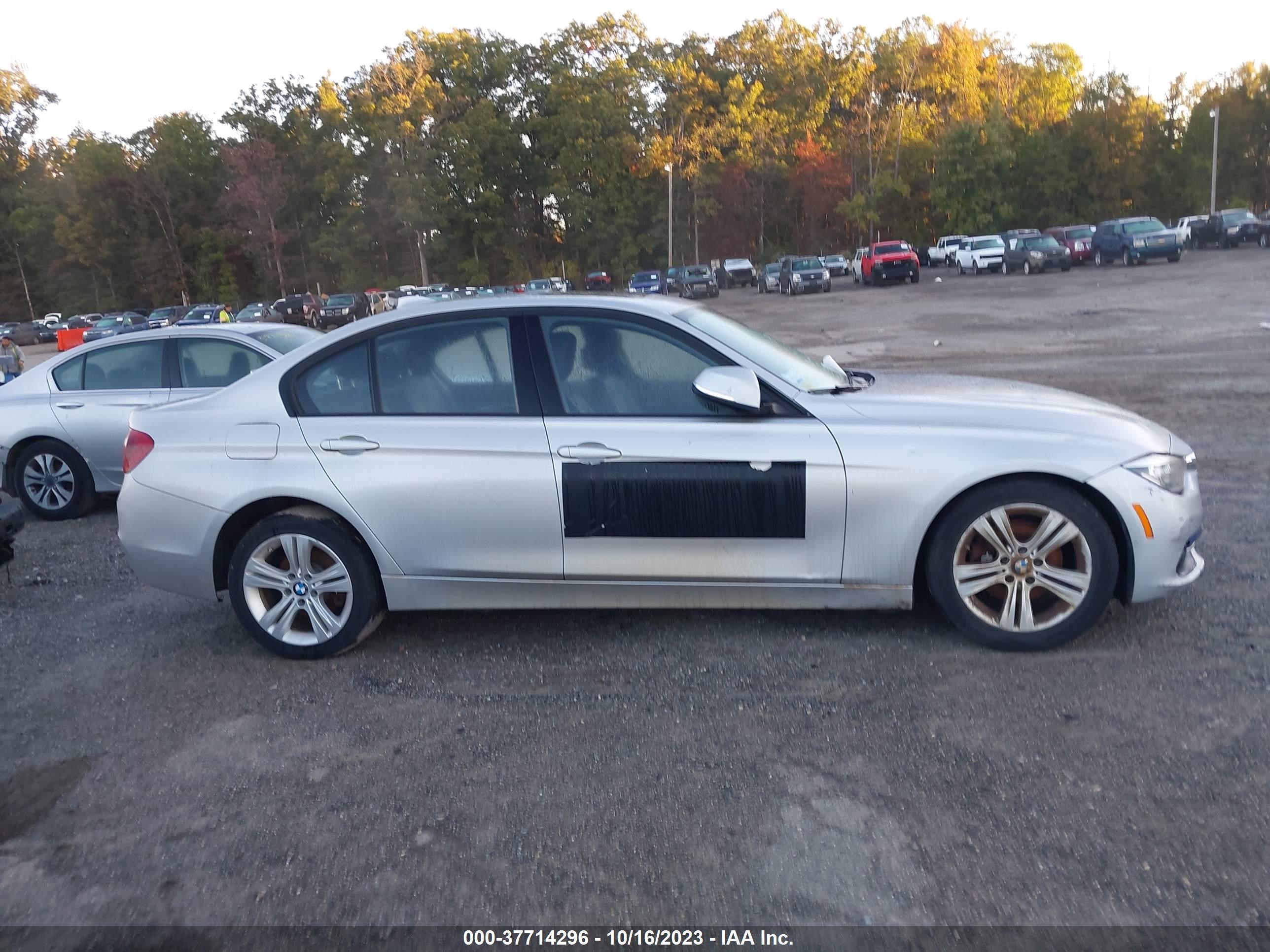 Photo 11 VIN: WBA8E3G5XGNT80966 - BMW 3ER 