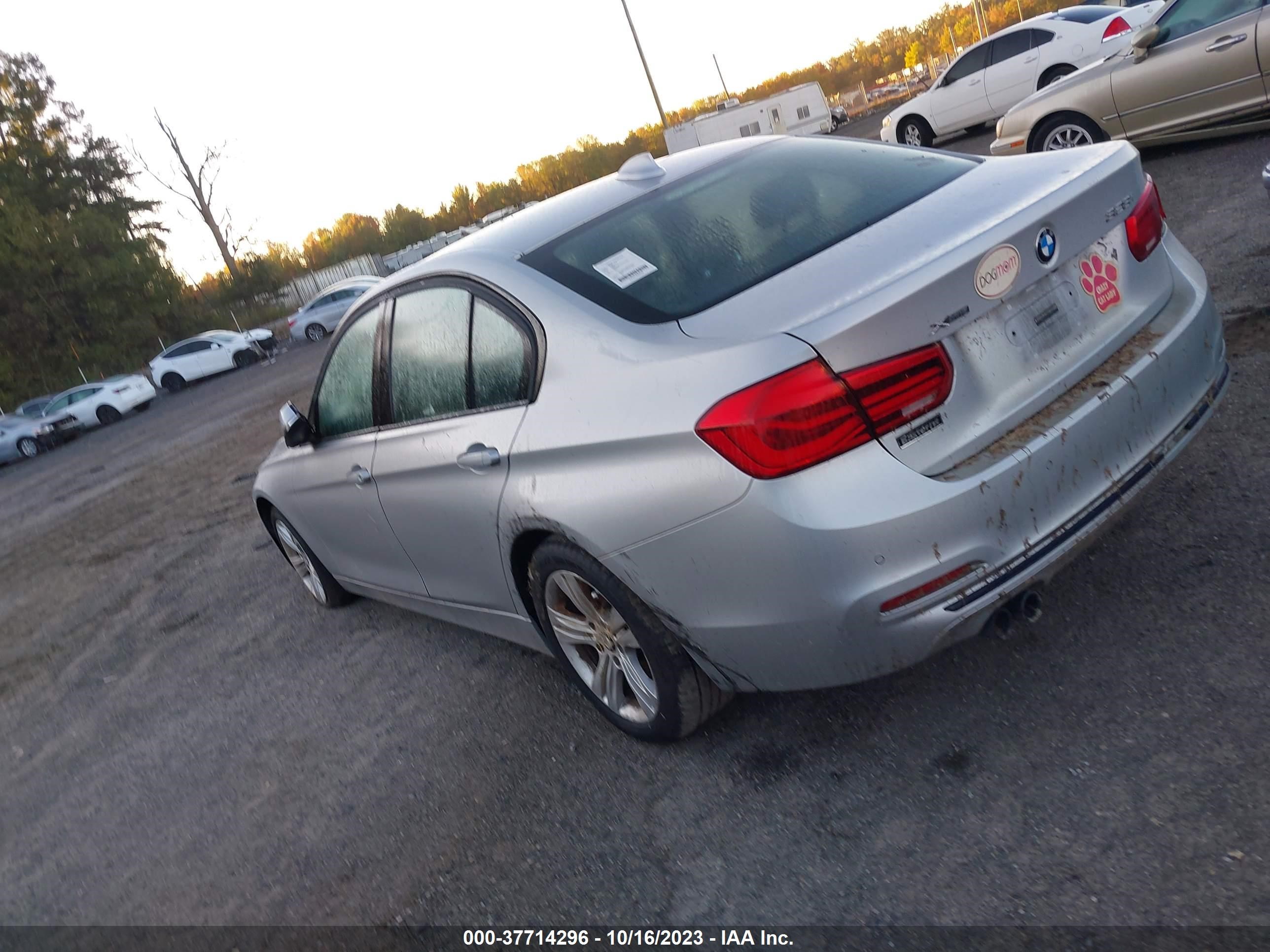 Photo 2 VIN: WBA8E3G5XGNT80966 - BMW 3ER 