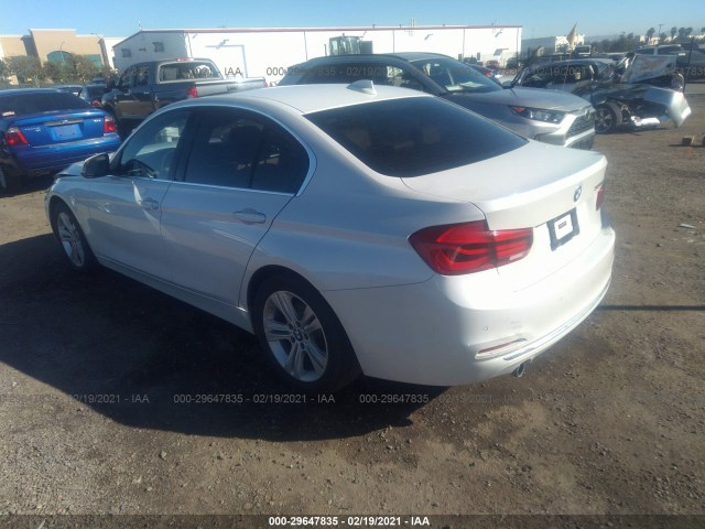 Photo 2 VIN: WBA8E5C5XGK388570 - BMW 3 