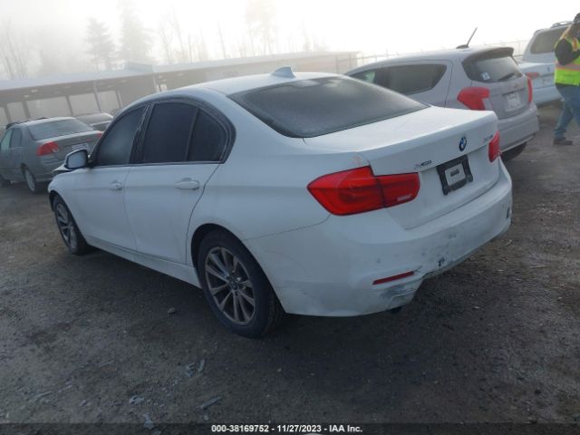 Photo 2 VIN: WBA8E5G31HNU42721 - BMW 320I 