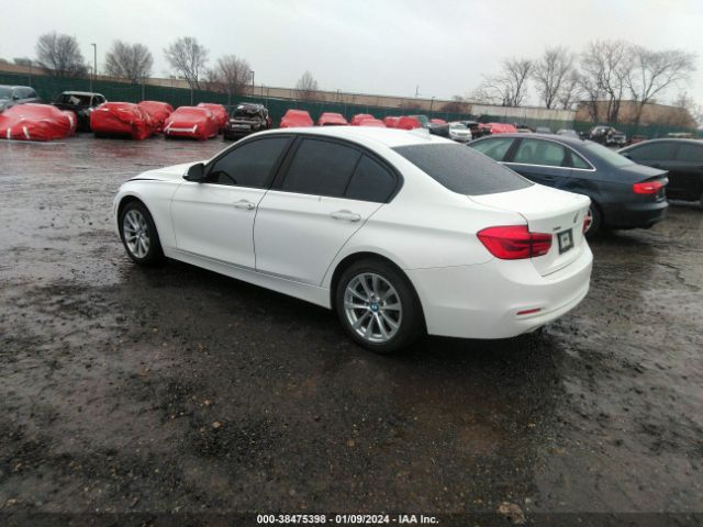 Photo 2 VIN: WBA8E5G31HNU43285 - BMW 320I 