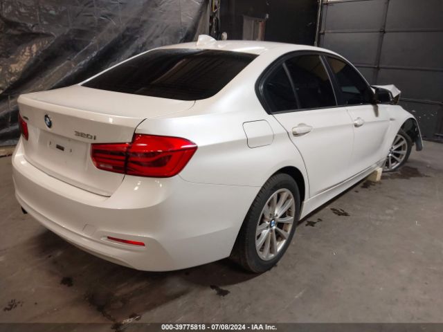 Photo 3 VIN: WBA8E5G39HNU44569 - BMW 320I 