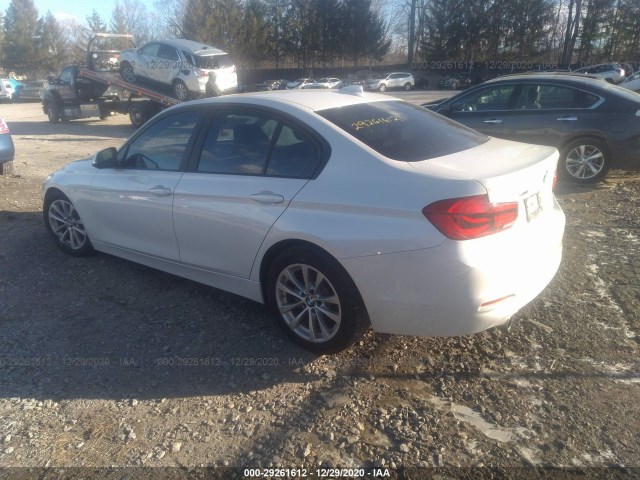 Photo 2 VIN: WBA8E5G50JNU46587 - BMW 3 SERIES 