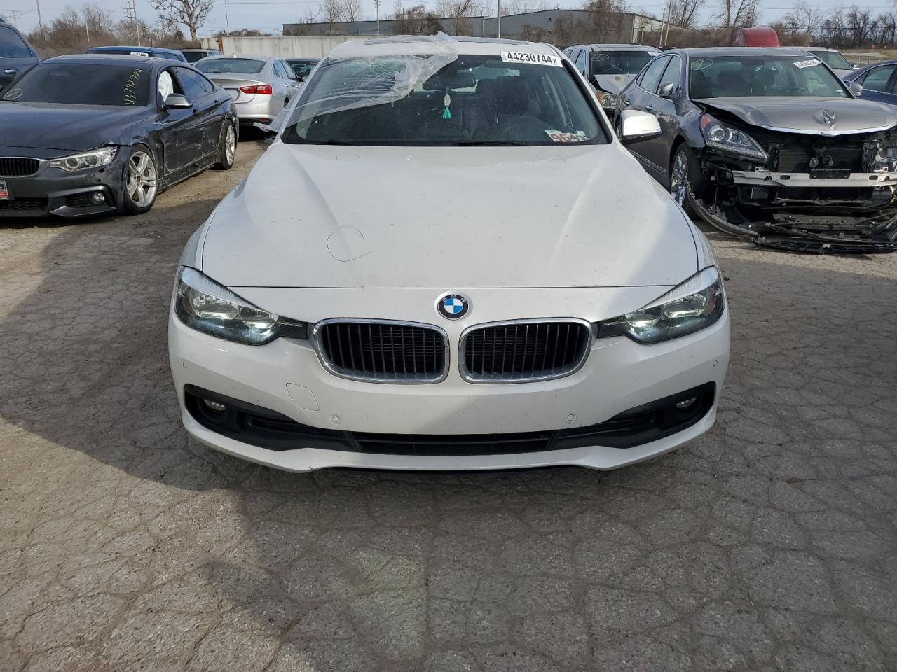 Photo 4 VIN: WBA8E5G52GNT94274 - BMW 3ER 