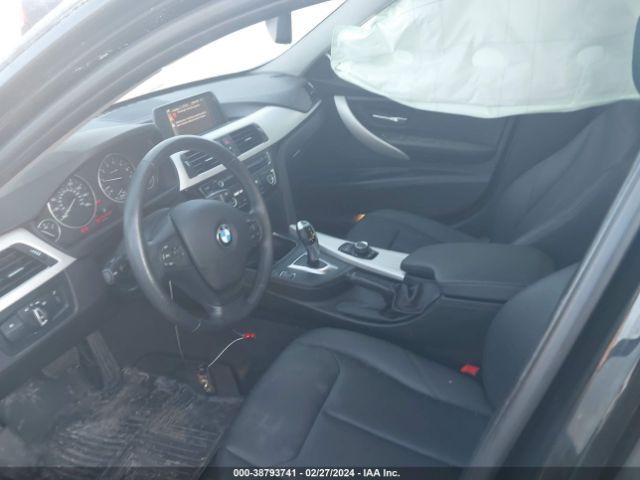 Photo 4 VIN: WBA8E5G52HNU41790 - BMW 320I 