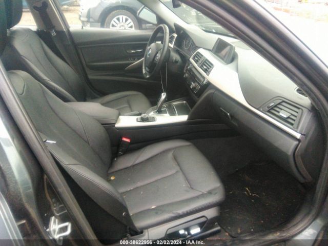 Photo 4 VIN: WBA8E5G53GNT95045 - BMW 320I 