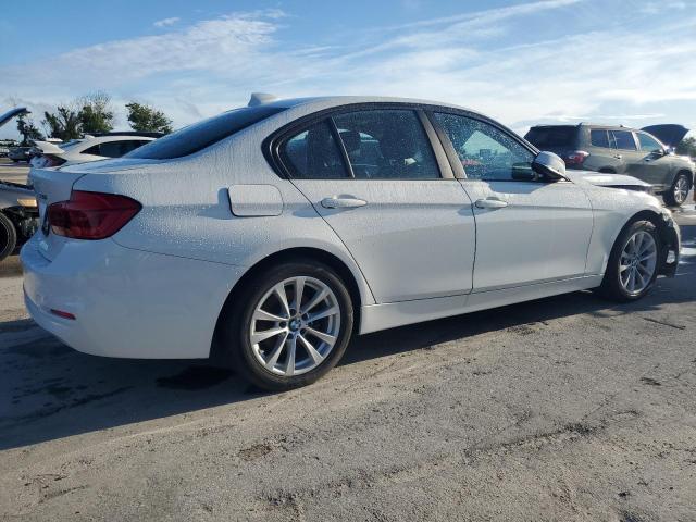 Photo 2 VIN: WBA8E5G57JNV02301 - BMW 320 XI 