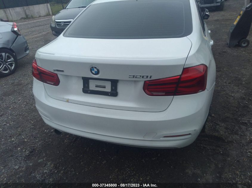 Photo 14 VIN: WBA8E5G58JNV01772 - BMW 3ER 