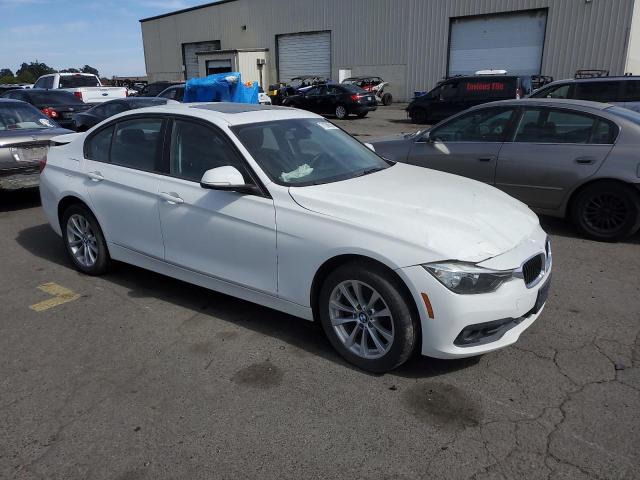 Photo 3 VIN: WBA8E5G59GNT40129 - BMW 320 XI 