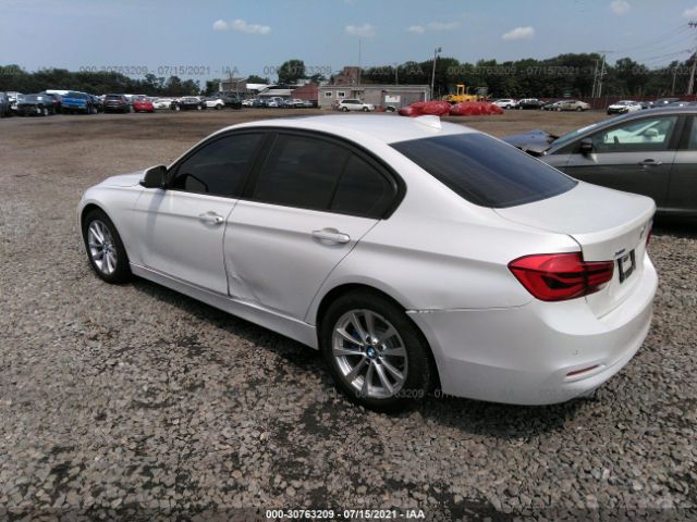 Photo 2 VIN: WBA8E5G59GNT93073 - BMW 3 