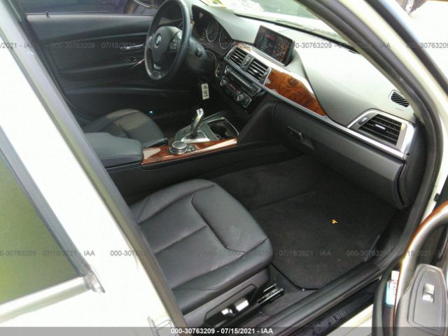 Photo 4 VIN: WBA8E5G59GNT93073 - BMW 3 