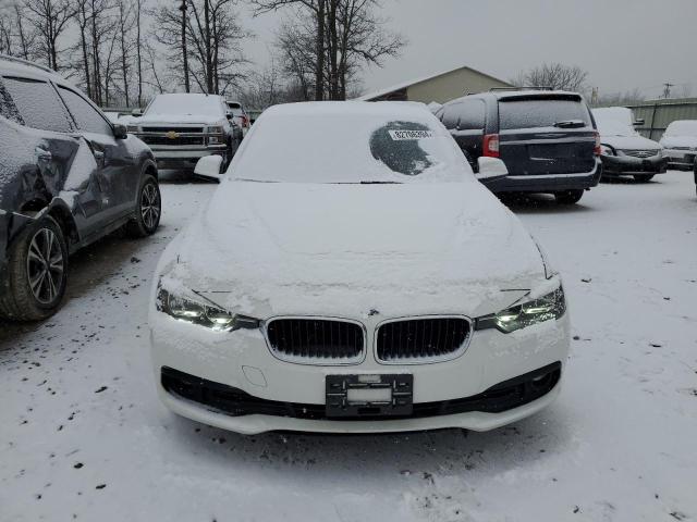 Photo 4 VIN: WBA8E5G5XGNT40575 - BMW 320 XI 