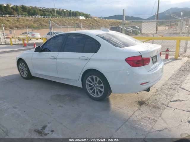 Photo 2 VIN: WBA8E5G5XGNU20684 - BMW 320I 