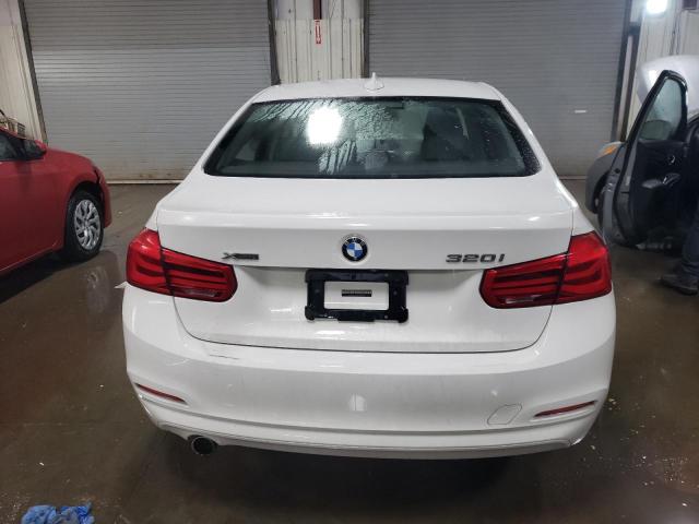 Photo 5 VIN: WBA8E5G5XJNV01918 - BMW 320 XI 