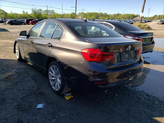 Photo 2 VIN: WBA8E5G5XJNV02051 - BMW 320 XI 