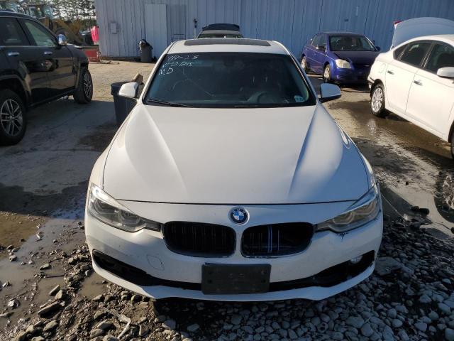 Photo 4 VIN: WBA8E5G5XJNV02440 - BMW 3 SERIES 