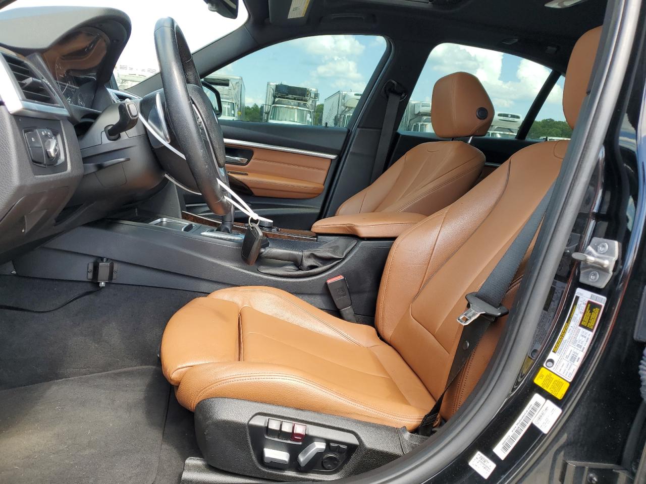 Photo 6 VIN: WBA8E9C50GK644299 - BMW 3ER 