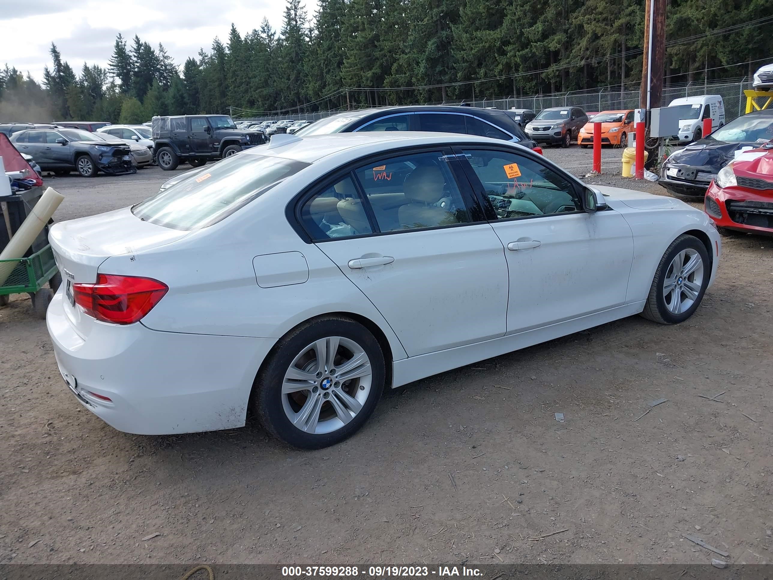 Photo 3 VIN: WBA8E9C53GK644488 - BMW 3ER 