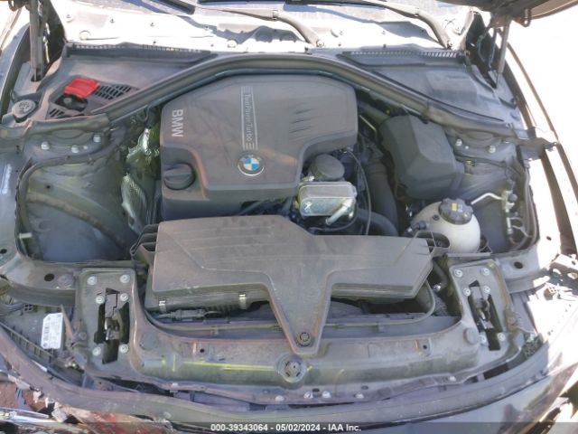 Photo 9 VIN: WBA8E9G55GNT45724 - BMW 328I 