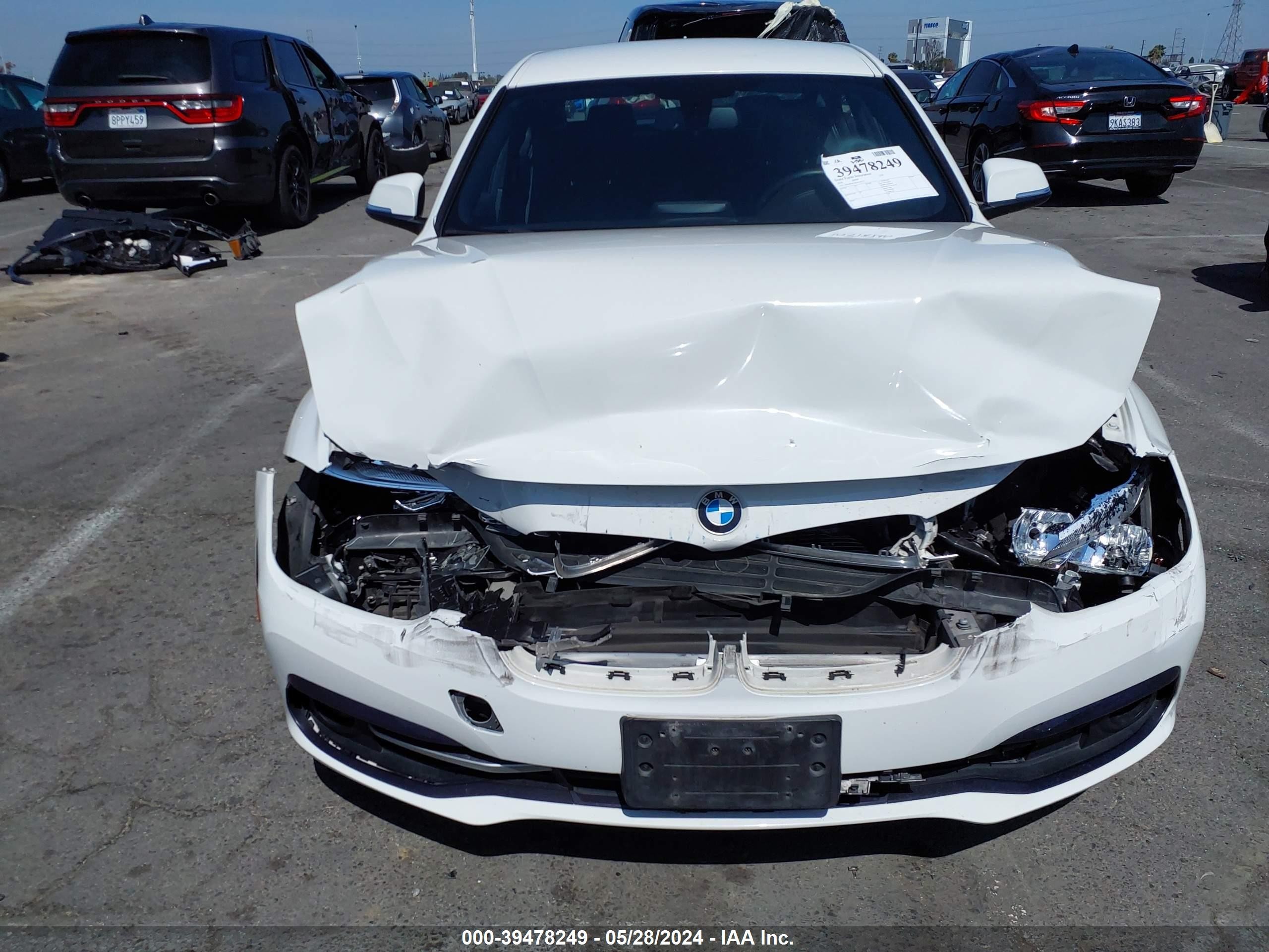 Photo 11 VIN: WBA8E9G56GNT44727 - BMW 3ER 