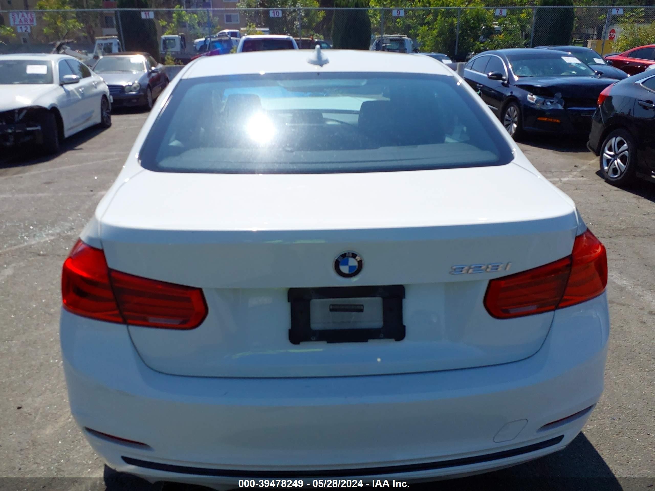 Photo 15 VIN: WBA8E9G56GNT44727 - BMW 3ER 