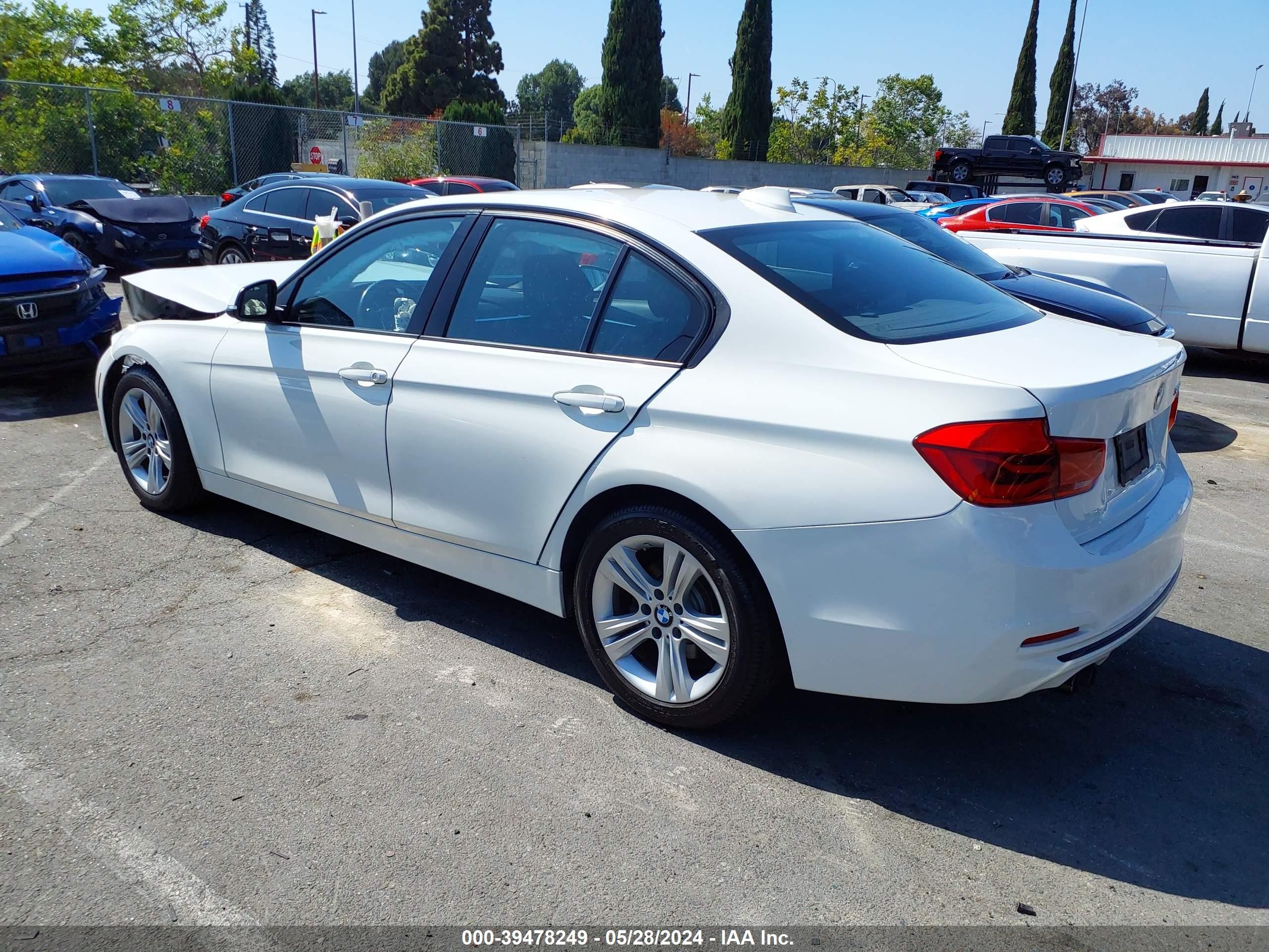 Photo 2 VIN: WBA8E9G56GNT44727 - BMW 3ER 