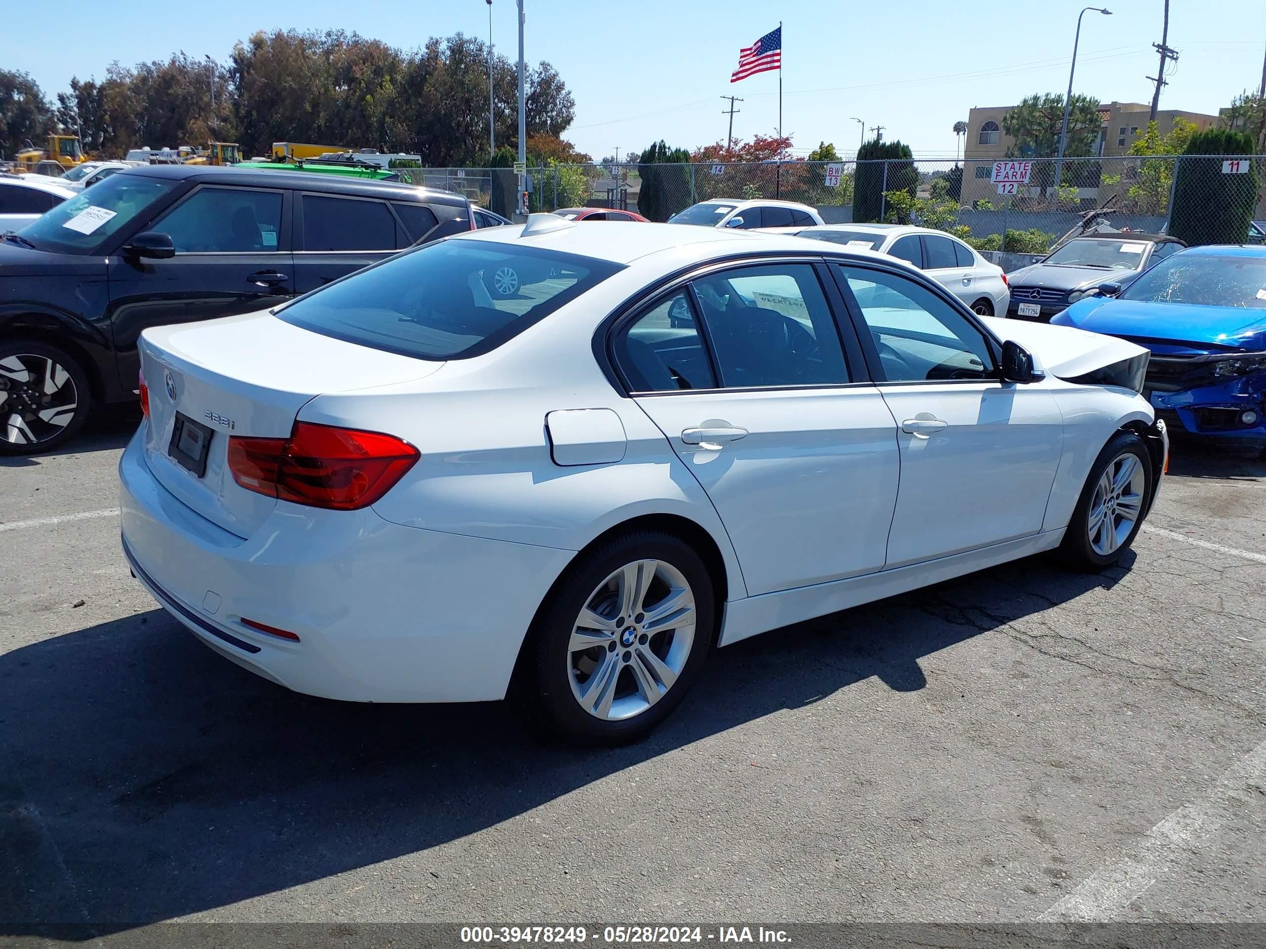Photo 3 VIN: WBA8E9G56GNT44727 - BMW 3ER 