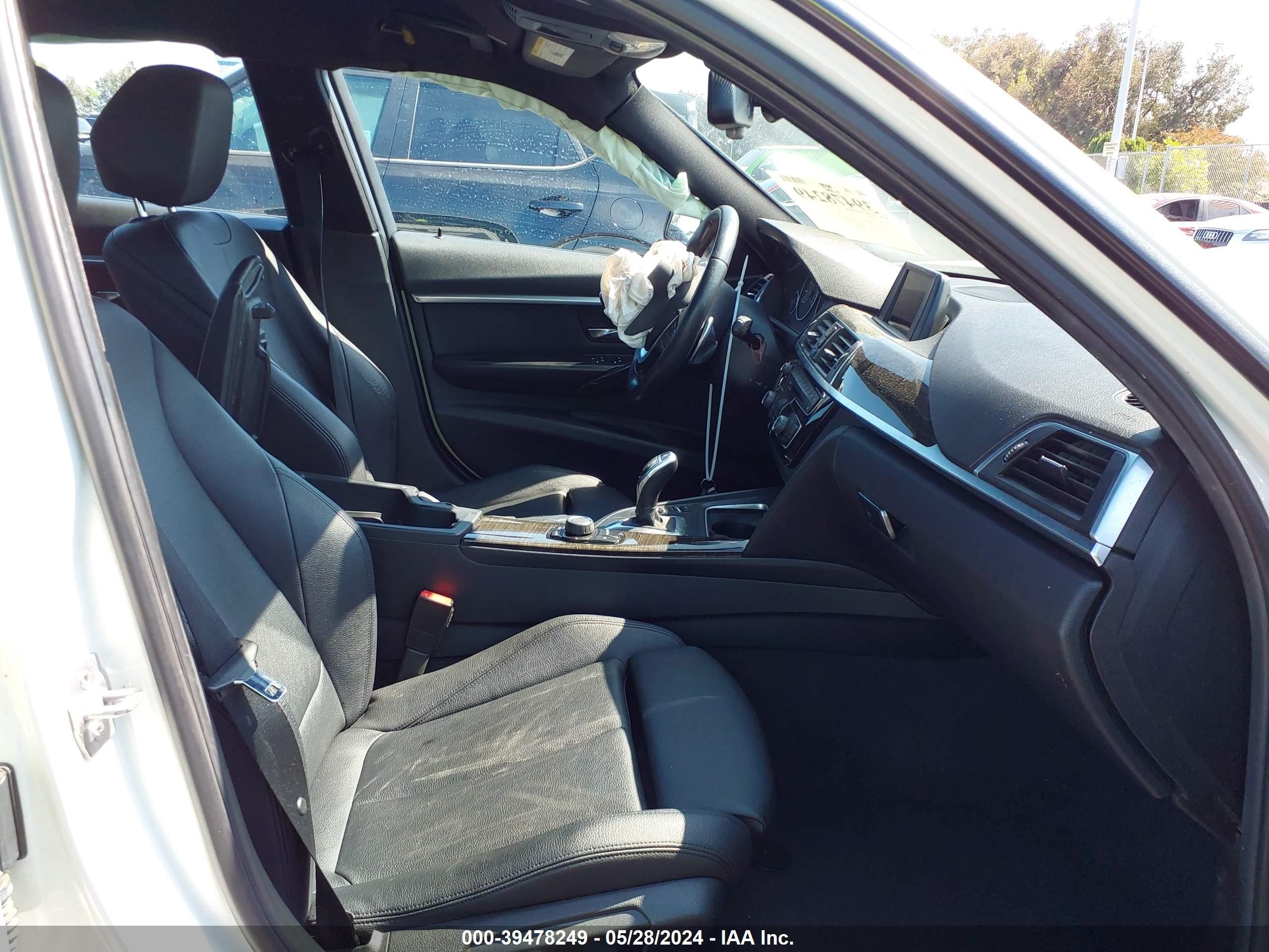 Photo 4 VIN: WBA8E9G56GNT44727 - BMW 3ER 