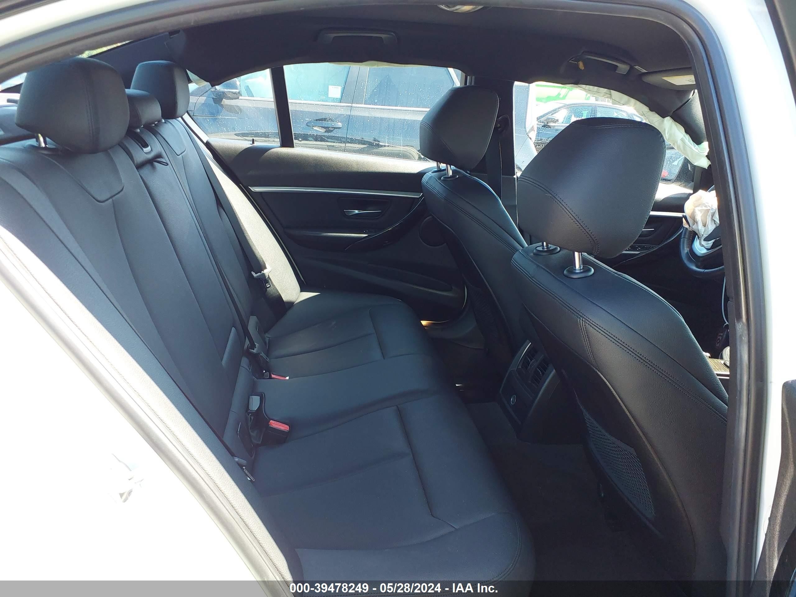 Photo 7 VIN: WBA8E9G56GNT44727 - BMW 3ER 