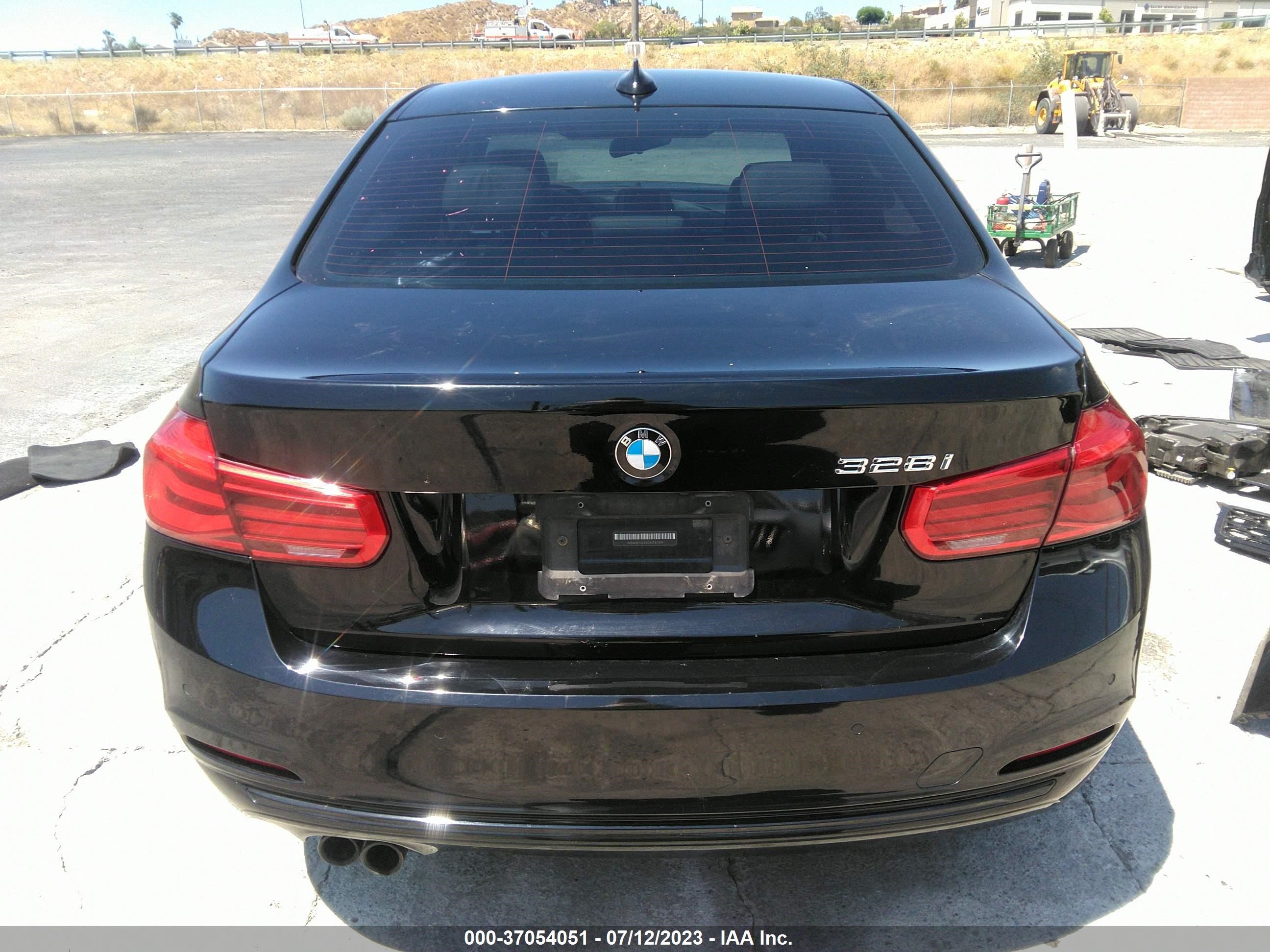 Photo 16 VIN: WBA8E9G56GNT87819 - BMW 3ER 